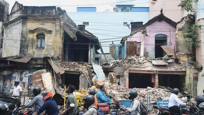 Old building in Chennai partially collapses, no casualties reported