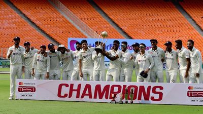 India overtake Australia to become No. 1 Test side