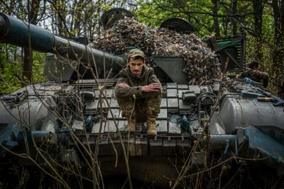 Ukraine tank crew 'ready' for spring offensive