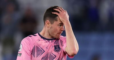 What Michael Keane said to referee as Leicester PA tries to silence Everton fans