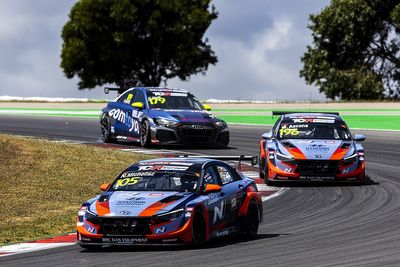 Michelisz and Urrutia share wins in opener of new TCR World Tour series