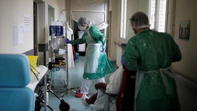 French health workers not vaccinated against Covid-19 will be 'reintegrated mid-May'