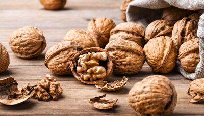 Almonds, walnuts — What is the healthiest nut? And what about peanut butter?
