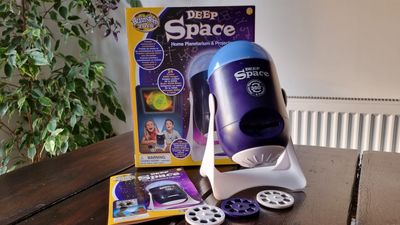 Brainstorm Toys Deep Space Home Planetarium and Projector review