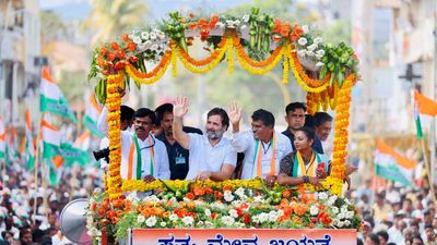 Rahul Gandhi takes part in Congress roadshow in Chikkamagaluru