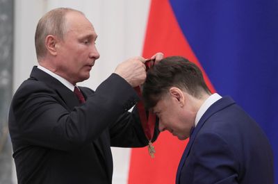 Valentin Yudashkin, Russian designer of dresses and dress uniforms, dies at 59