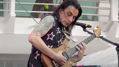 Nuno Bettencourt turns up the heat as he debuts his virtuosic Rise solo live on the Monsters of Rock Cruise 2023