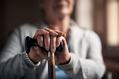 Losing grip strength could be an early warning sign of dementia, but here are two ways you can improve it