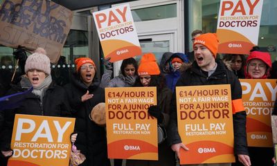 Junior doctors’ talks with Barclay raise hopes of breakthrough in pay dispute