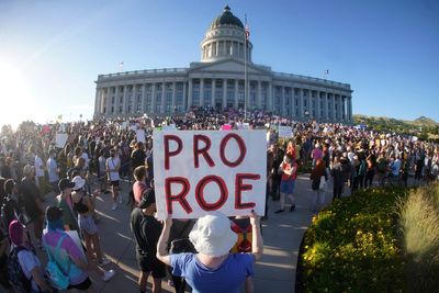 Utah judge delays implementing statewide abortion clinic ban