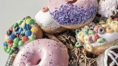 Universal Orlando Celebrated 5 Years With Voodoo Doughnut, But I’m More In Awe Of How Many They’ve Sold Since Opening