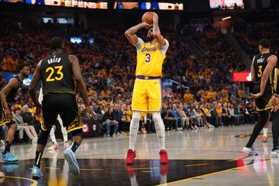 NBA Twitter reacts to Lakers holding on for win in Game 1 thriller vs. Warriors