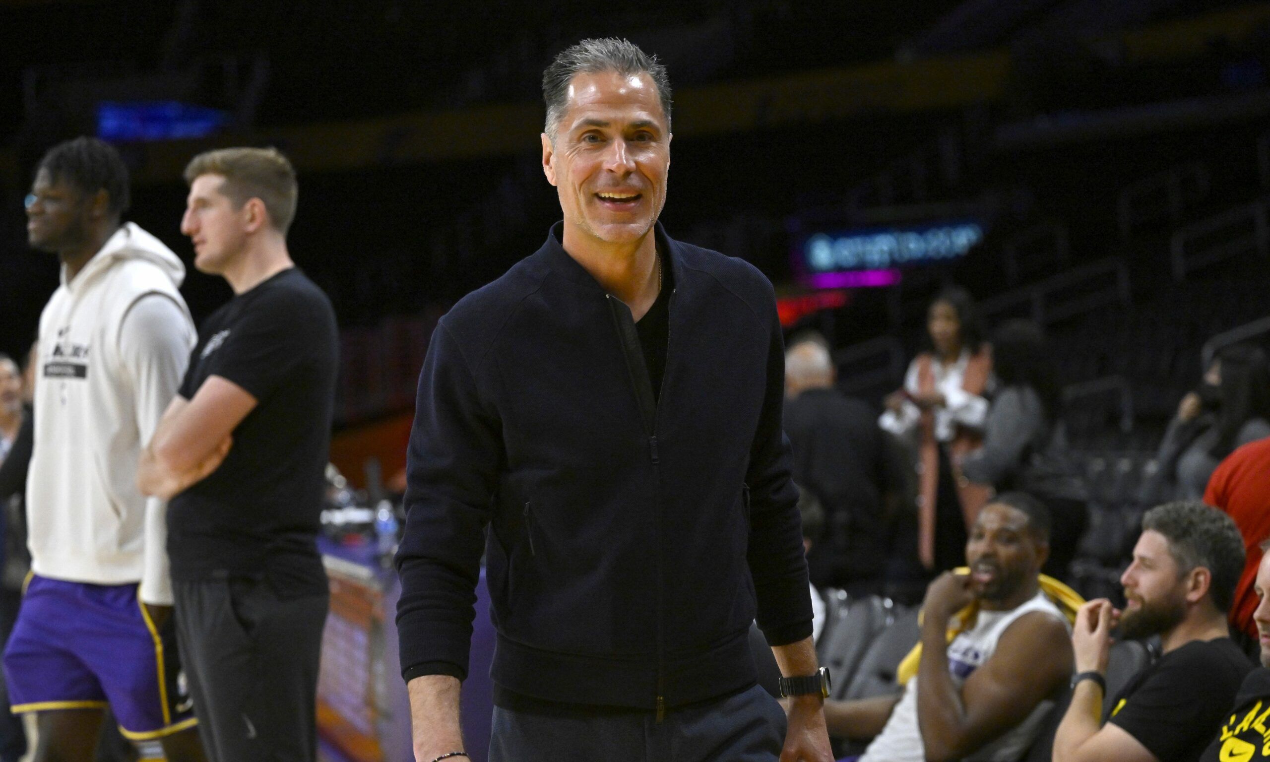 Rob Lowe and Lakers GM Rob Pelinka were at Game 1 vs.…