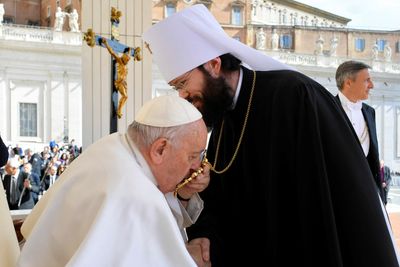 Pope meets Moscow Church official after puzzling peace 'mission' comment