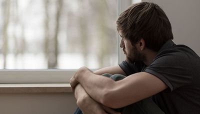 Loneliness poses health risks as deadly as smoking: surgeon general warns