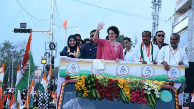 Priyanka Gandhi takes part in roadshow in Kalaburagi