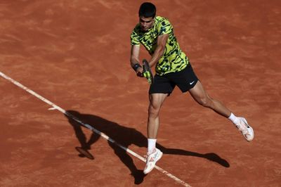 Alcaraz defeats Khachanov to reach Madrid Open semis