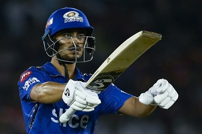 Kishan, Suryakumar help Mumbai chase down 215 in IPL win