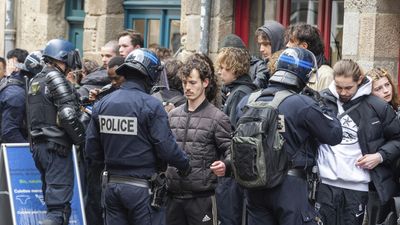 Independent report slams indiscriminate arrests at French pension protests