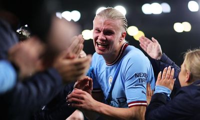 Erling Haaland breaks record to send Manchester City top with West Ham win