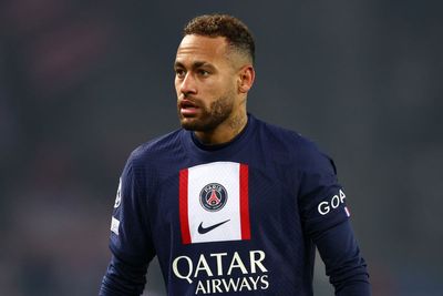 PSG condemn fans who chanted for Neymar to leave club outside his house