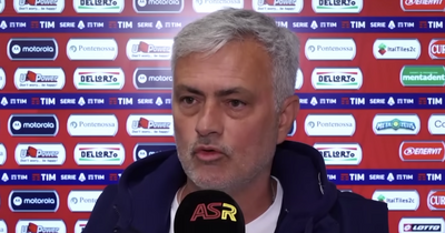 Jose Mourinho blasts "worst referee I've ever encountered" and hits out at Roma players