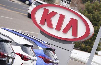 Dealers still sell Hyundais and Kias vulnerable to theft, but insurance is hard to get