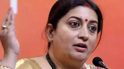 Pilgrims and tour operators request minister Smriti Irani to issue Haj quota of Private Tour Operators