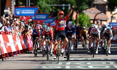 Vuelta Femenina: Marianne Vos still the boss as rivals fail in breakaway attempts