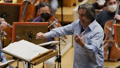 CSO conductor Riccardo Muti to visit Syrian refugee camp