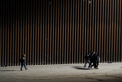 Colombia cancels flights returning migrants from US, cites mistreatment