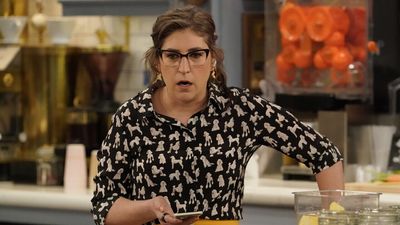 Will Call Me Kat Return To Fox For Season 4? Here's What We Know About Mayim Bialik's Sitcom