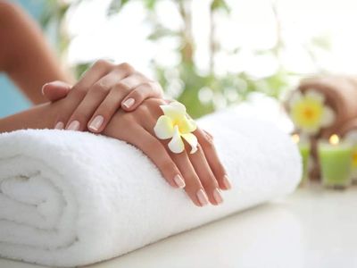 8 essential tips for summer nail care