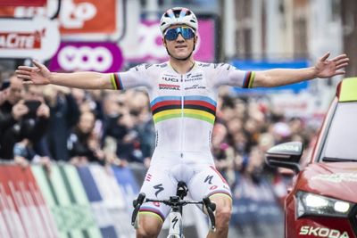 Remco v Roglic in Giro d'Italia showdown