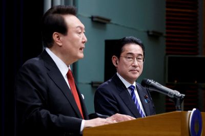 Factbox-Old disputes overshadow visit by Japan's Kishida to S.Korea