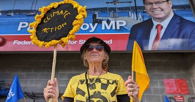 Nannas knit in solidarity and spin their yarns for climate action