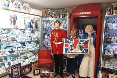 Record-breaking royal memorabilia collector flies across world for coronation