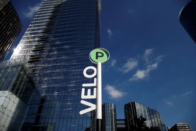 France to spend 2 billion euros to boost bicycle usage