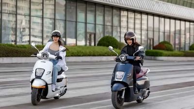 This Chinese Scooter Is A Peugeot Django 150 Clone