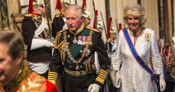 Coronation service step-by-step - ancient spoons, hidden moment and William kiss
