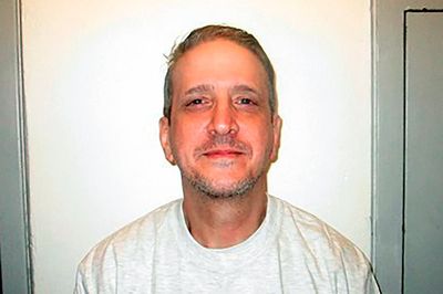 Supreme Court temporarily halts impending Richard Glossip execution amid potential appeal