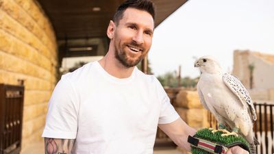 Messi apologises to PSG for Saudi trip