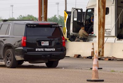 Texas troopers renew inspections of commercial vehicles at Brownsville border bridge, triggering long delays