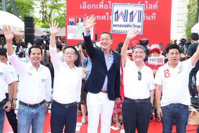 Pheu Thai puts faith in new slogan as polling day looms