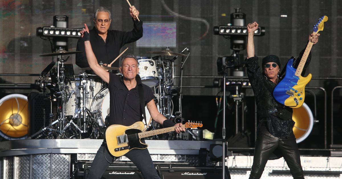 Bruce Springsteen dazzles Dublin as fans hail…