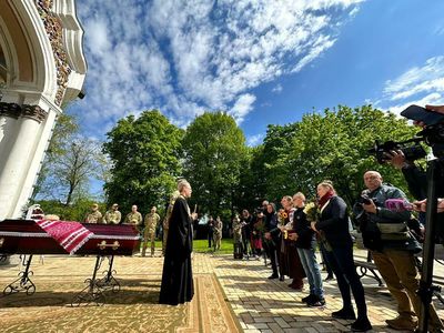 Ukraine buries a 'brave son' from America