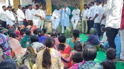 People will teach Rathod a lesson: Priyank Kharge