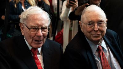 Berkshire Hathaway's Operating Earnings Rise 12% From Insurance Profits