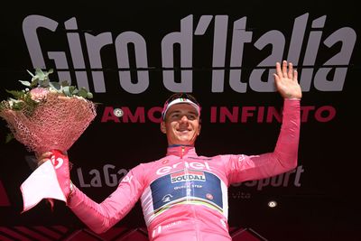 Evenepoel hits ground running at Giro d’Italia with knock-out stage 1 ITT