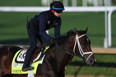 Favorite Forte scratched as two horses die on Kentucky Derby day